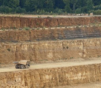 cement production aggravates carbon dioxide