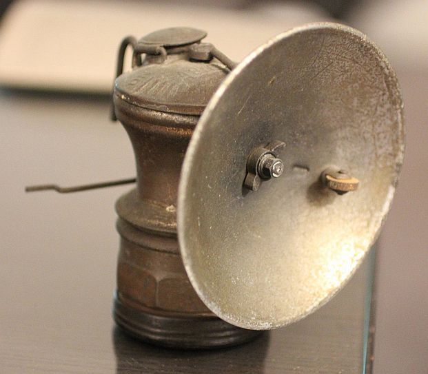 carbide miner's lamp